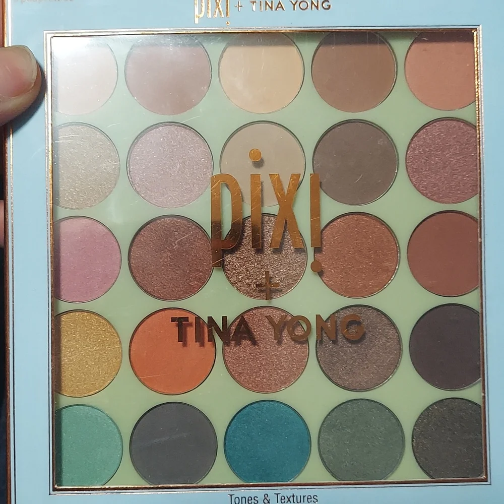 💋❄Pixi Tones & Textures Palette